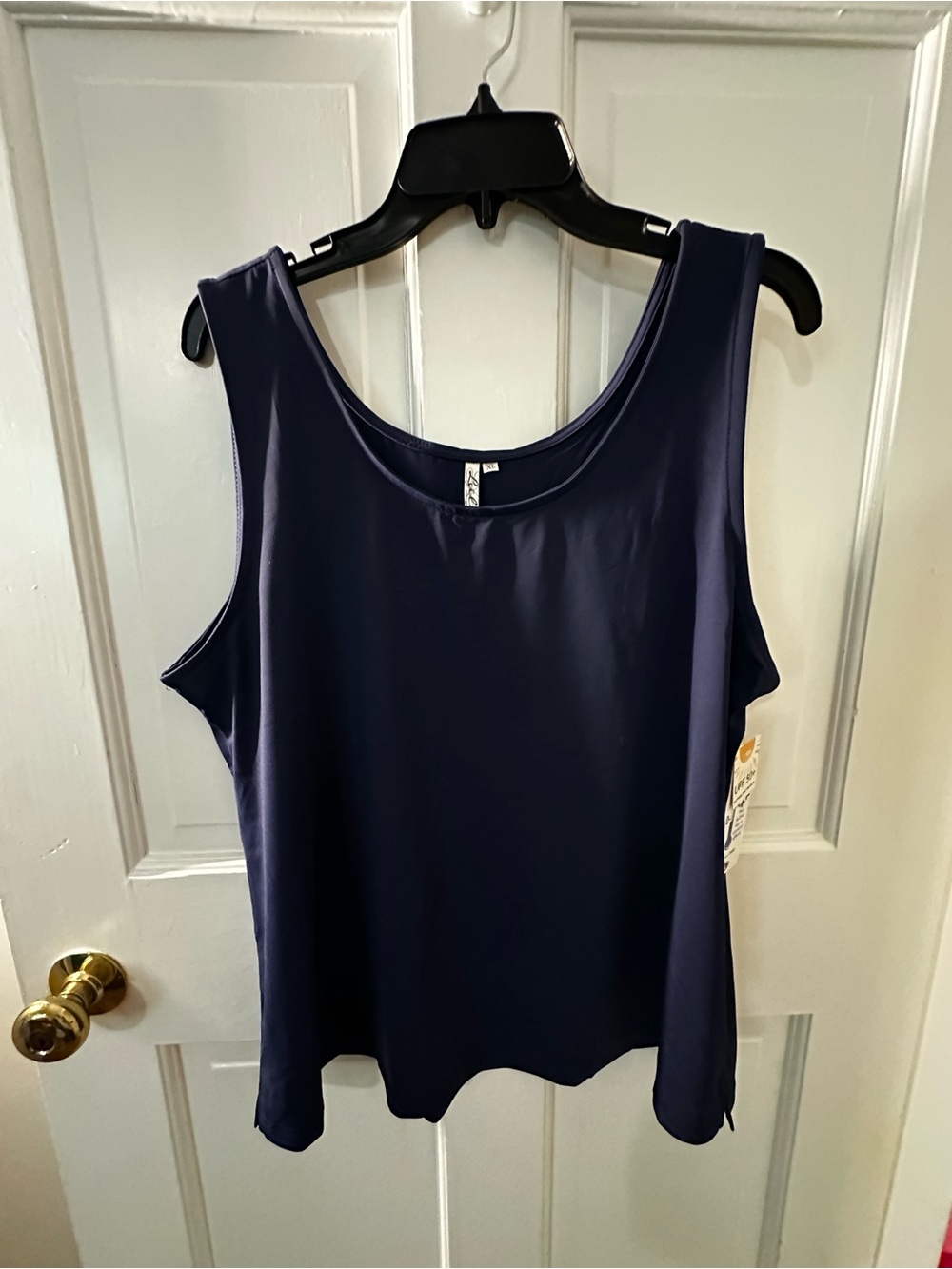 Lulu B Women’s Navy Sleeveless Scoop Neck Top